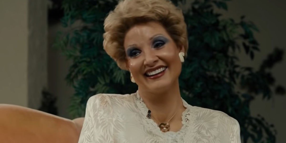 Jessica Chastain Dazzles in Otherwise Average “The Eyes of Tammy Faye” (Review)